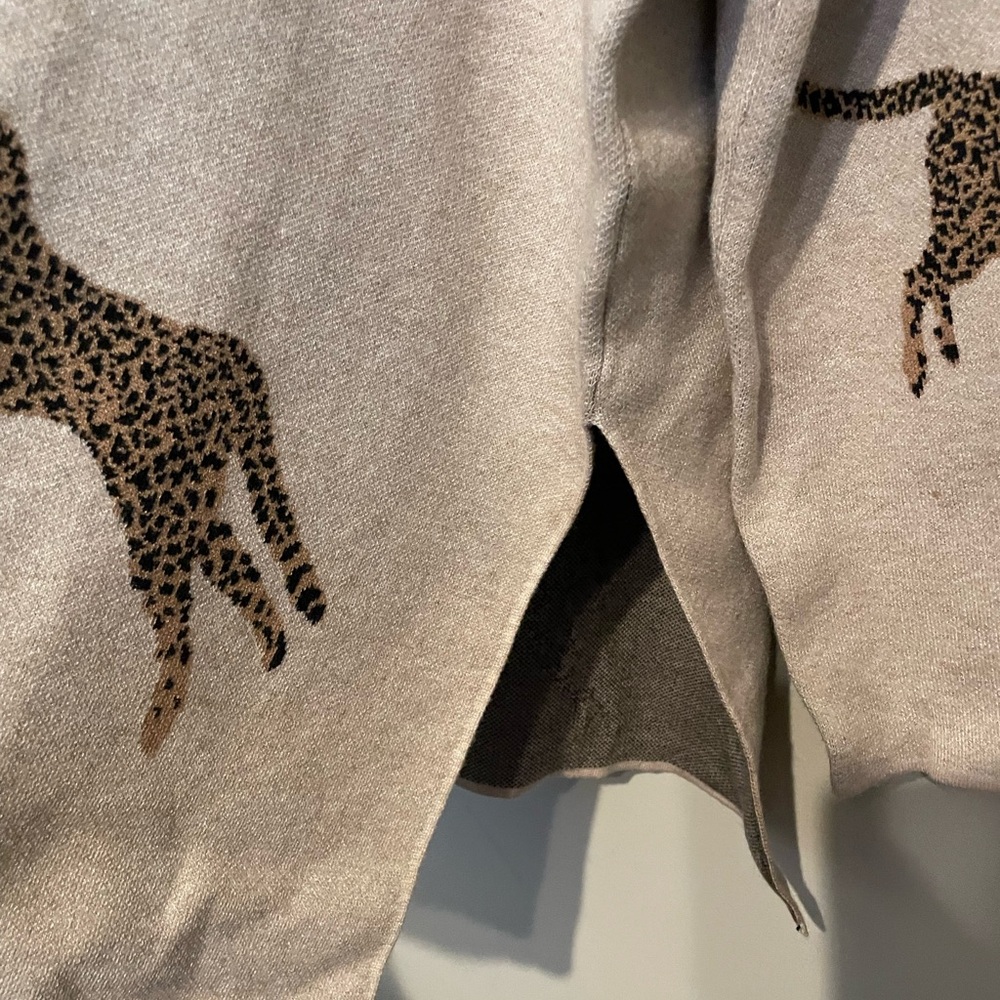 NEW ENTRO Large Leopard Tunic Sweater in Oatmeal - Picture 6 of 11